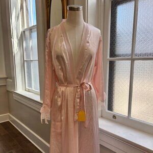 Oscar De La Renta Robe with Lace Detailing.